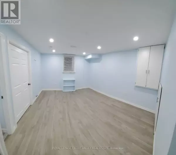 Guelph (kortright West), ON N1G5C3,53 CARRINGTON (BSMT) PLACE