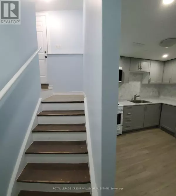 Guelph (kortright West), ON N1G5C3,53 CARRINGTON (BSMT) PLACE