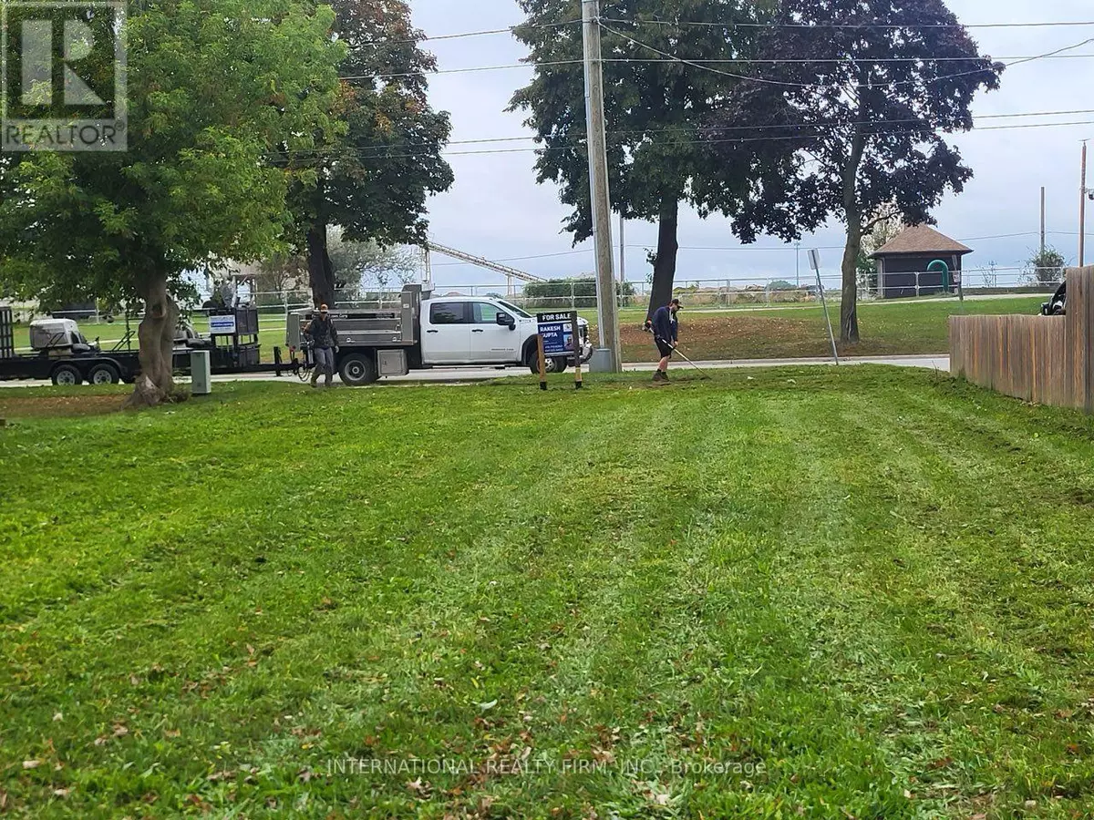 Sarnia, ON N7T2N3,260 CHRISTINA STREET S