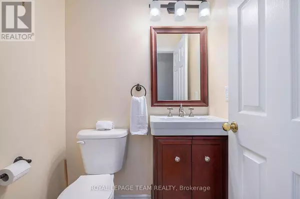 Ottawa, ON K1T3N9,93 ROYAL OAK COURT