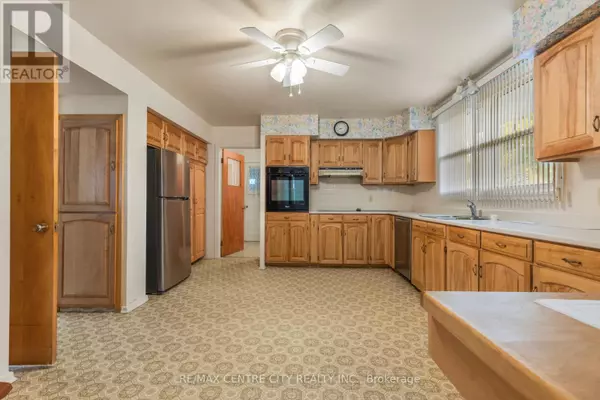 St. Thomas, ON N5R1G3,3 GLIDDON AVENUE