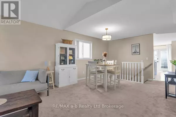 Tillsonburg, ON N4G5N9,32 MAGNOLIA DRIVE