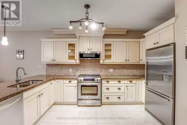 St. Catharines (lakeshore), ON L2M0A7,24 EMERALD COMMON