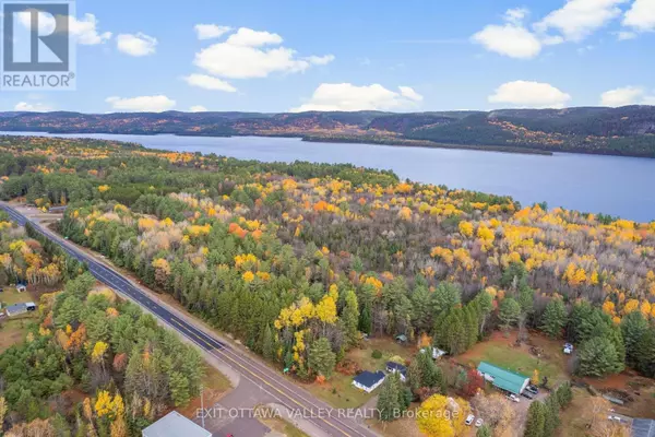 Deep River, ON K0J1P0,PART 10 MOOSE AVENUE