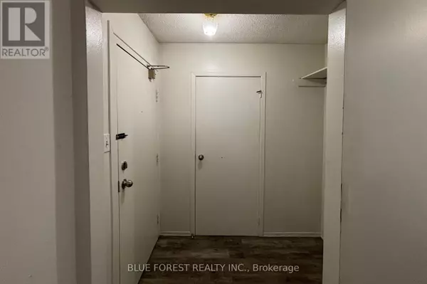 London South (south X), ON N6E3B8,1096 Jalna BLVD #141