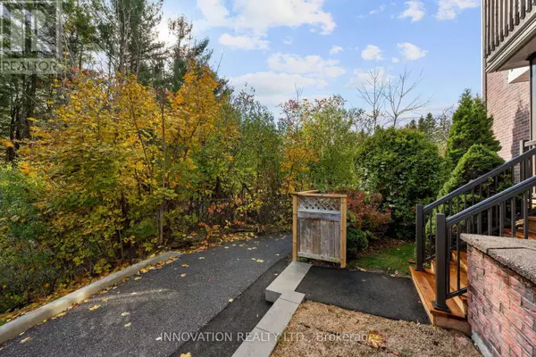 Ottawa, ON K2H9M6,5 Timberview WAY #8