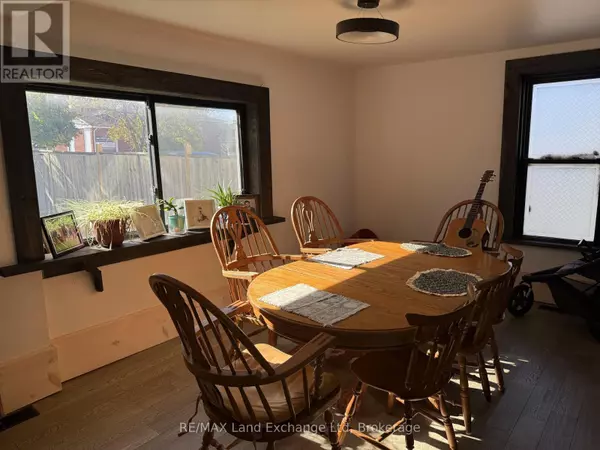 North Huron (wingham), ON N0G2W0,26 PATRICK STREET W