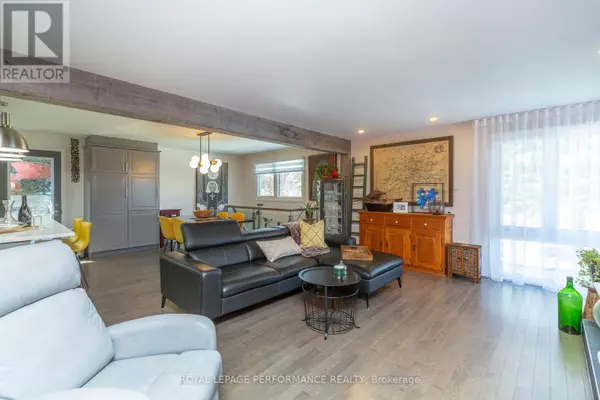 Ottawa, ON K1J6B3,2018 QUINCY AVENUE