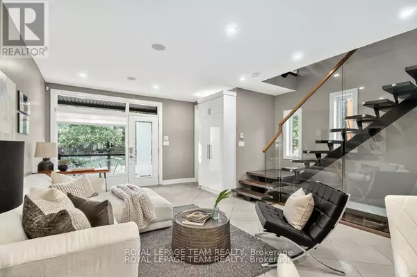 Ottawa, ON K1S2G2,16 FIRST AVENUE