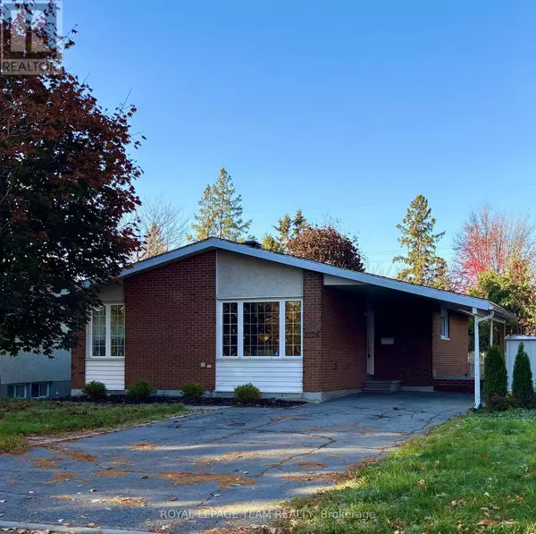 2226 Tawney RD #A, Ottawa, ON K1G1C6