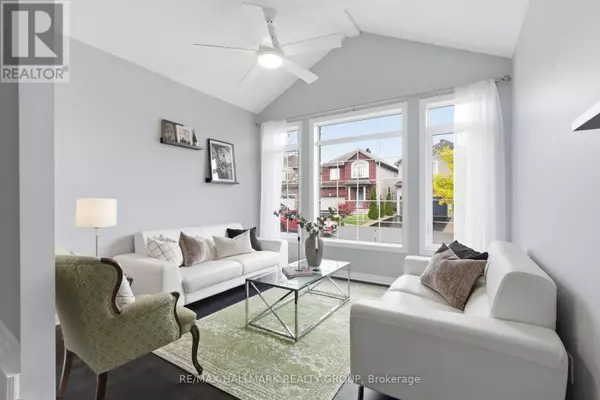 Ottawa, ON K1T0L2,677 SUNBURST STREET