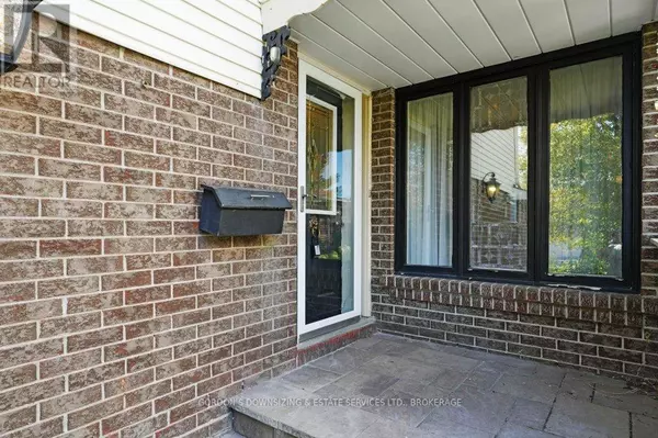 Ottawa, ON K2M1M5,30 CHICKASAW CRESCENT