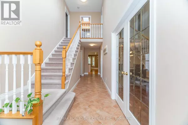 Hamilton (ancaster), ON L9G3Z1,327 CAVENDISH DRIVE