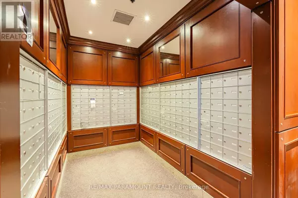 Ottawa, ON K1W5X8,234 RIDEAU ST #404