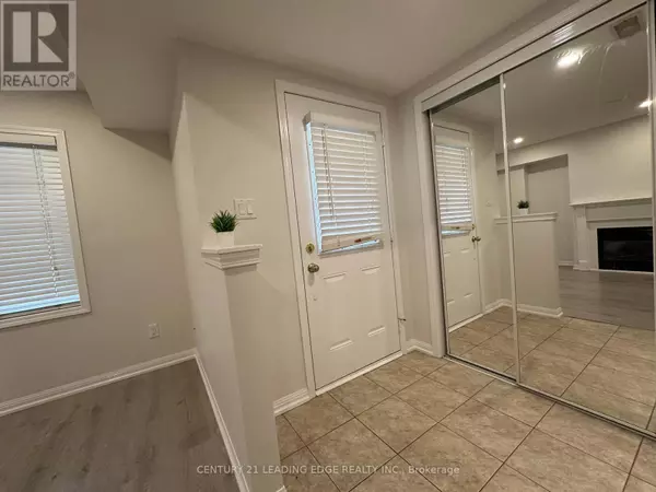 Hamilton (hamilton Beach), ON L8H6X1,438 BEACH BOULEVARD