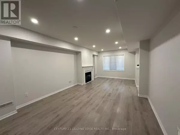 Hamilton (hamilton Beach), ON L8H6X1,438 BEACH BOULEVARD