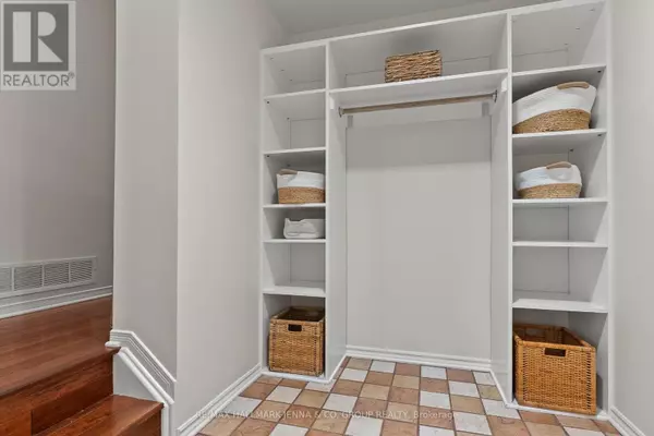 Ottawa, ON K2G6G7,364 STONEWAY DRIVE