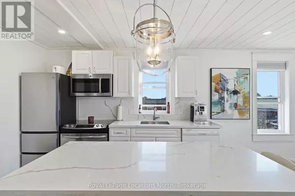 Meaford, ON N4L1S6,110 Sykes ST North #303