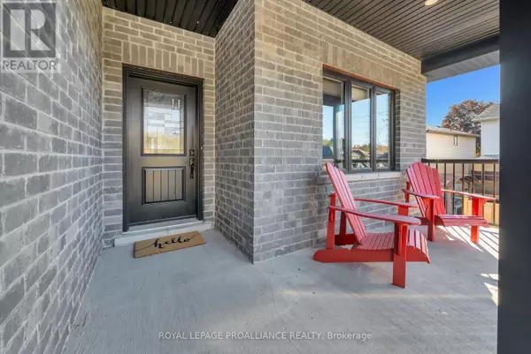 Brighton, ON K0K1H0,41 SINGLETON STREET