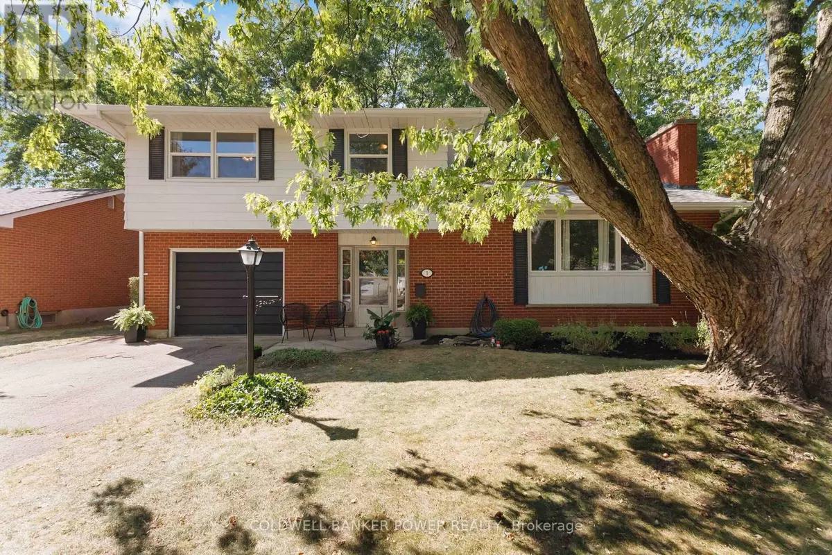 London North (north H), ON N5X1S7,1 MCLEOD CRESCENT