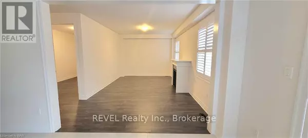 Niagara Falls (lyons Creek), ON L2G0E9,9275 White Oak AVE #Upper