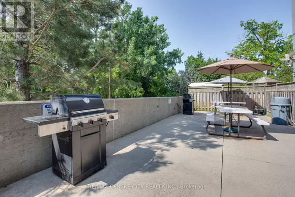 London South (south J), ON N5Z4W5,45 Pond Mills RD #812