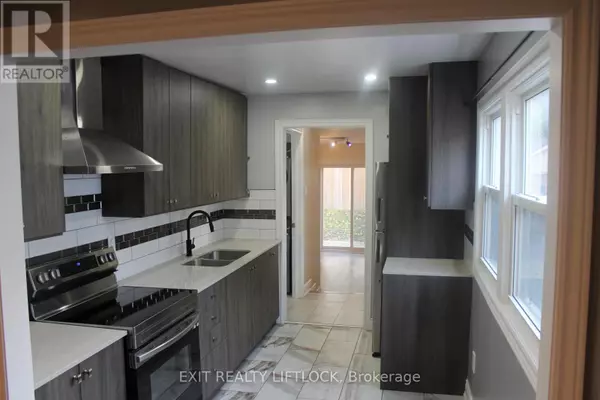 Peterborough (town Ward 3), ON K9J4N7,539 ALBERT STREET