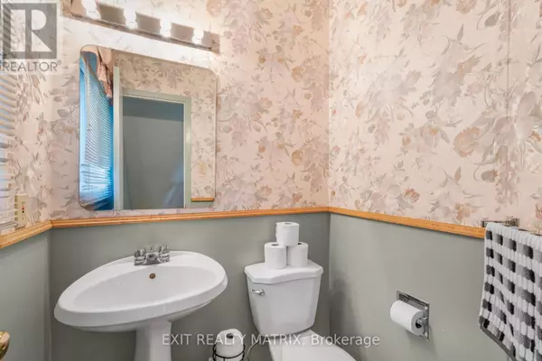 Ottawa, ON K1K4K1,42 Oakhaven Private #26