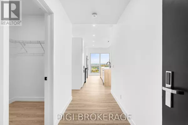 Ottawa, ON K1J0E3,1240 Cummings AVE #3503