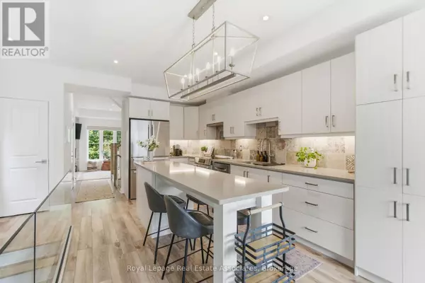 383 Dundas ST East #7, Hamilton (waterdown), ON L0R2H3