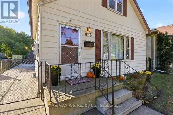 London East (east G), ON N5W3H7,853 QUEENS AVENUE