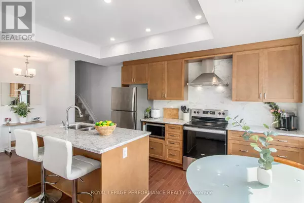 Ottawa, ON K1W0L7,84 CARABINER PRIVATE