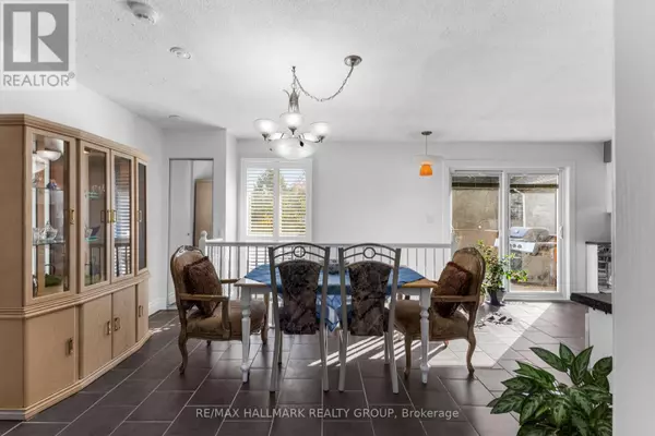 Ottawa, ON K1T1G7,1902 ROSEBELLA AVENUE