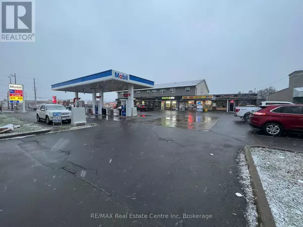 Niagara Falls (west Wood), ON L2H1H3,8209 LUNDY'S LANE