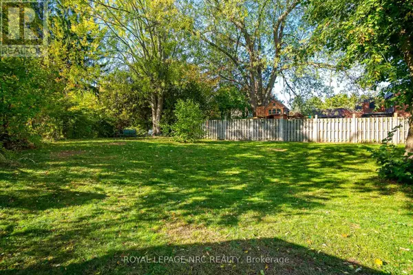 Pelham (fonthill), ON L3C1W3,20 PARKHILL ROAD