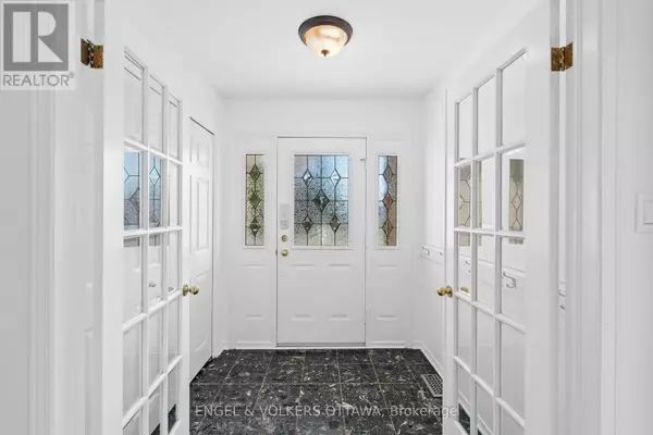 Ottawa, ON K4A3C2,841 MONTCREST DRIVE