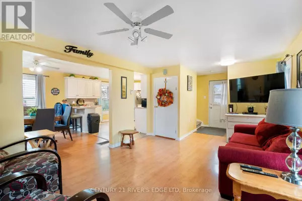 South Dundas, ON K0C1X0,61 AUGUSTA STREET