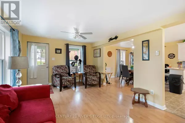 South Dundas, ON K0C1X0,61 AUGUSTA STREET