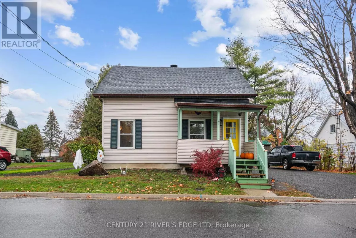 South Dundas, ON K0C1X0,61 AUGUSTA STREET