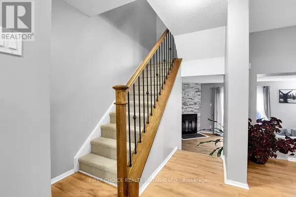 Ottawa, ON K1E2N5,1771C LAMOUREUX DRIVE