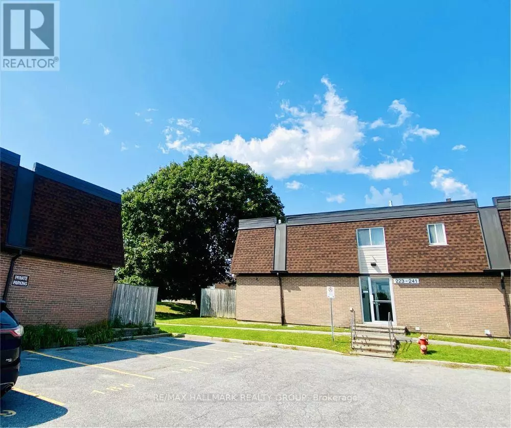 Ottawa, ON K2G1H1,235 RIDGEPARK PRIVATE