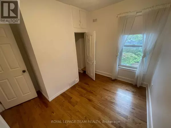 Ottawa, ON K1R5X8,519 Lyon ST North #2