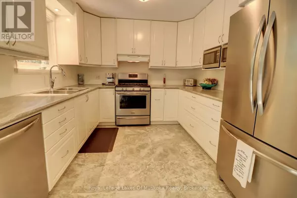 Huntsville (chaffey), ON P1H1V4,63 FLORENCE STREET W