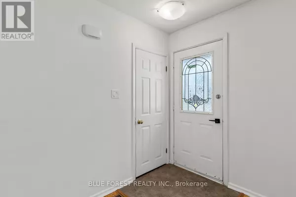 London East (east O), ON N5W1P2,106 LAURENTIAN DRIVE N