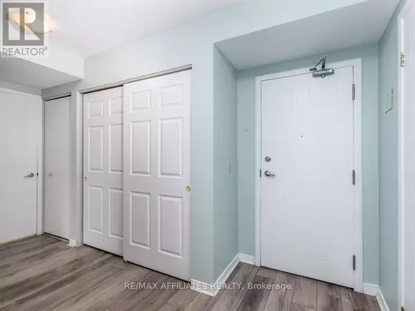 Ottawa, ON K2H9G6,848 Seyton DR #137