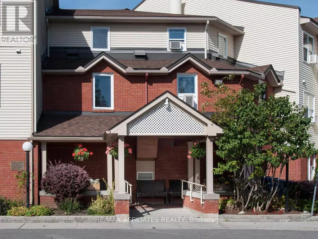 Ottawa, ON K2H9G6,848 Seyton DR #137