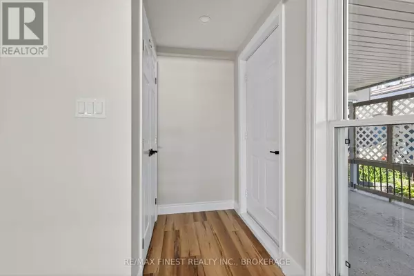 Loyalist (bath), ON K0H1G0,110 BAYSHORE DRIVE