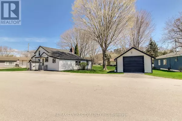 Central Elgin (port Stanley), ON N5L1B5,358 WARREN STREET