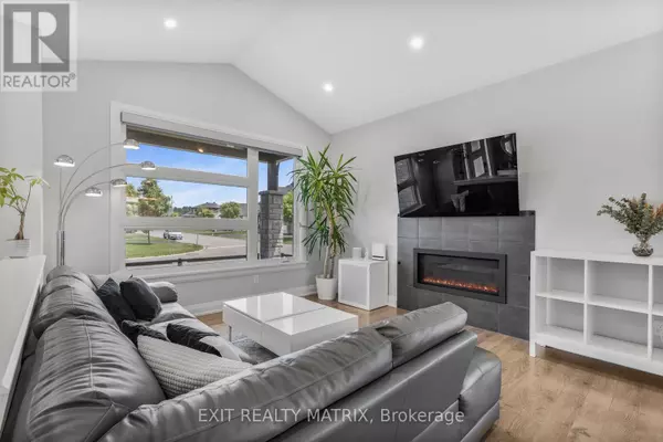 Russell, ON K0A1W0,101 LYON STREET