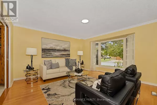 Ottawa, ON K2J1J2,46 OTTEN DRIVE